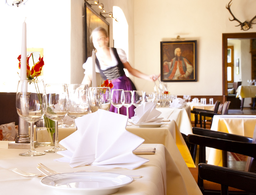 ドイツ古城ホテル「ホテルシュロスヴァイテンブルク」