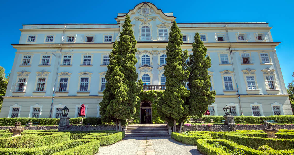 オーストリア・ザルツブルク・レオポルヅクロン宮殿外観