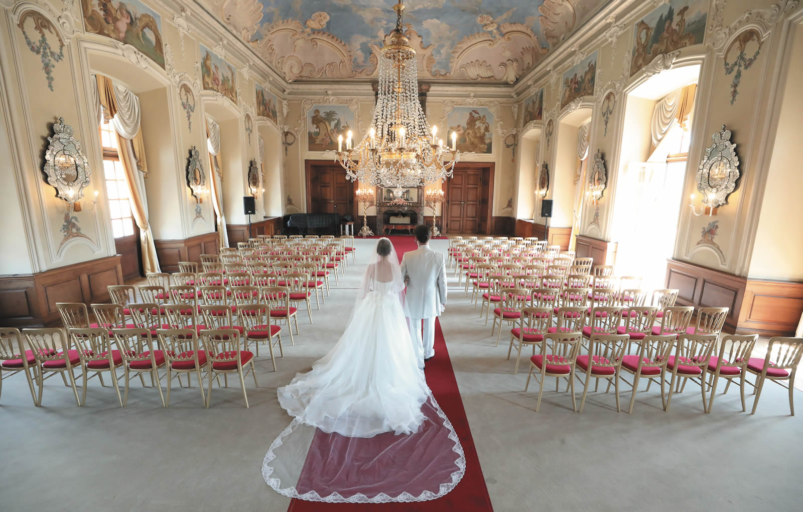 チェコ・プラハ・ドブジシュ城ウェディング