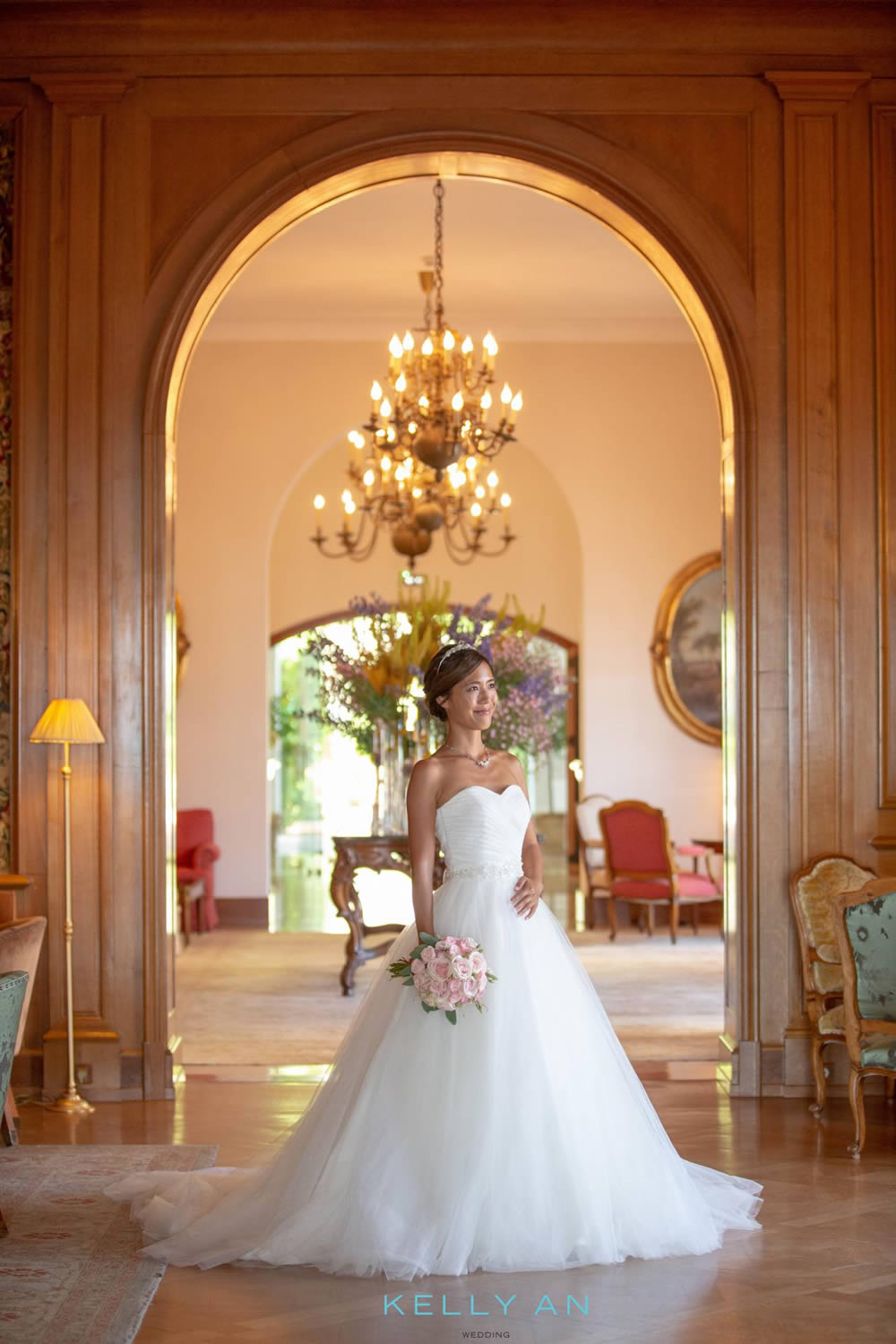 南フランス・ヴァンス村・シャトーサンマルタン花嫁ウェディングドレス