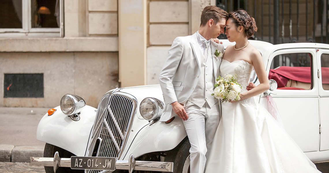 フランス・パリ大聖堂教会ウェディングカップル指輪交換