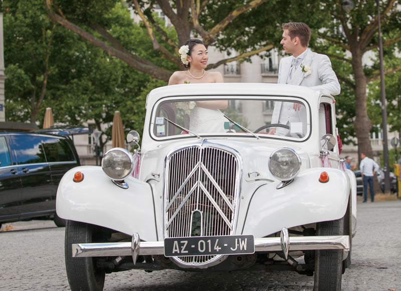 フランス・アメリカン・チャーチウェディングカップル