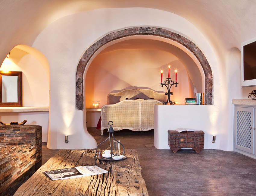 ギリシャ・サントリーニ島アンドロニスラグジュアリースイーツリビング・ベッドルーム