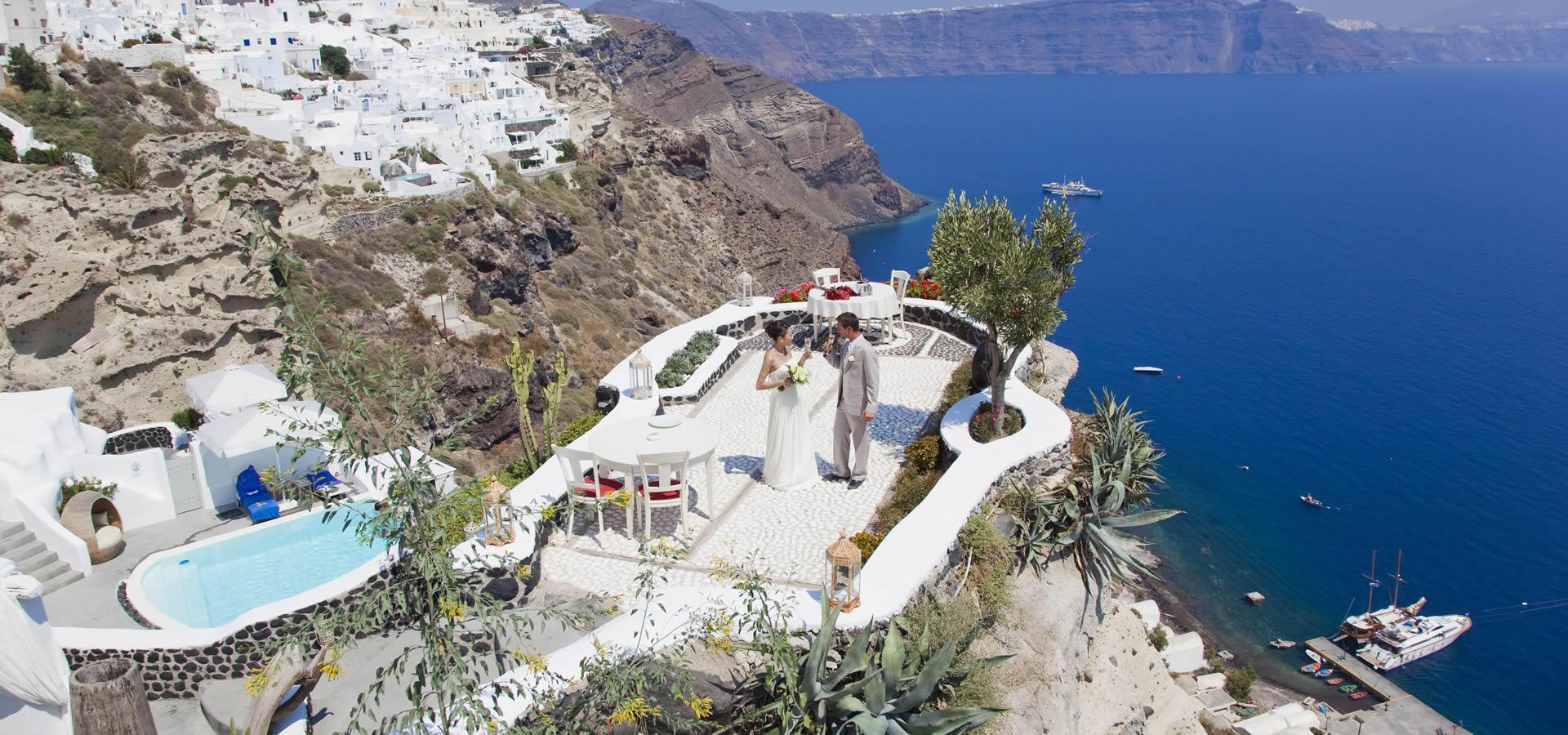 ギリシャ・サントリーニ島アンドロニスラグジュアリースイーツ客室