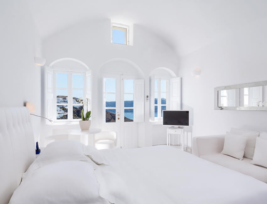 ギリシャ・サントリーニ島カナベス イア スイーツからの絶景ビュー