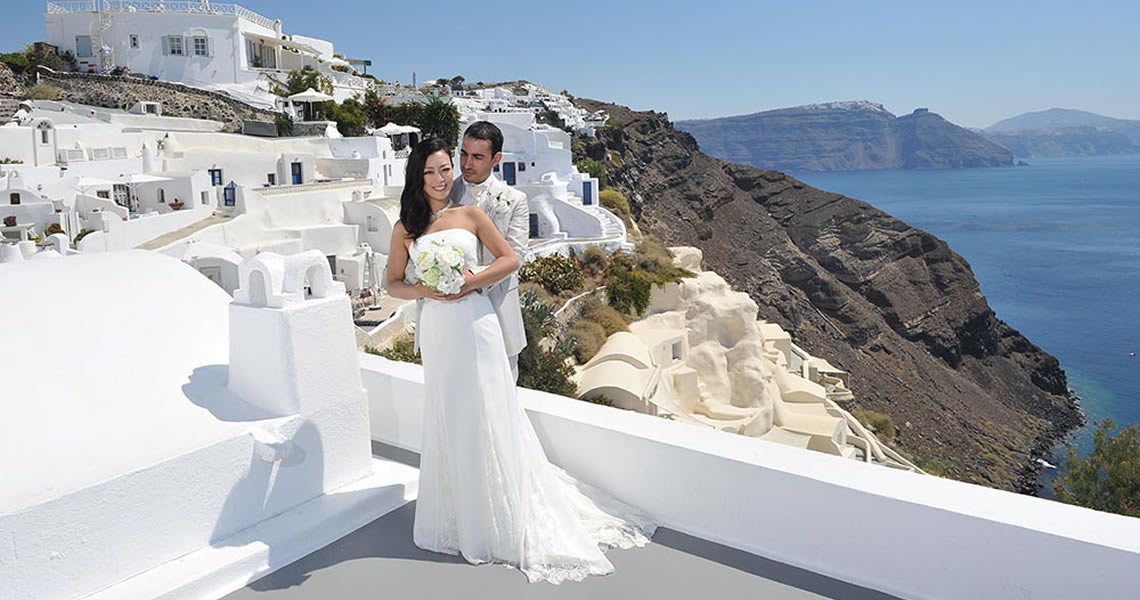 サントリーニ島イア・カナベスイアスイーツウェディングブライド