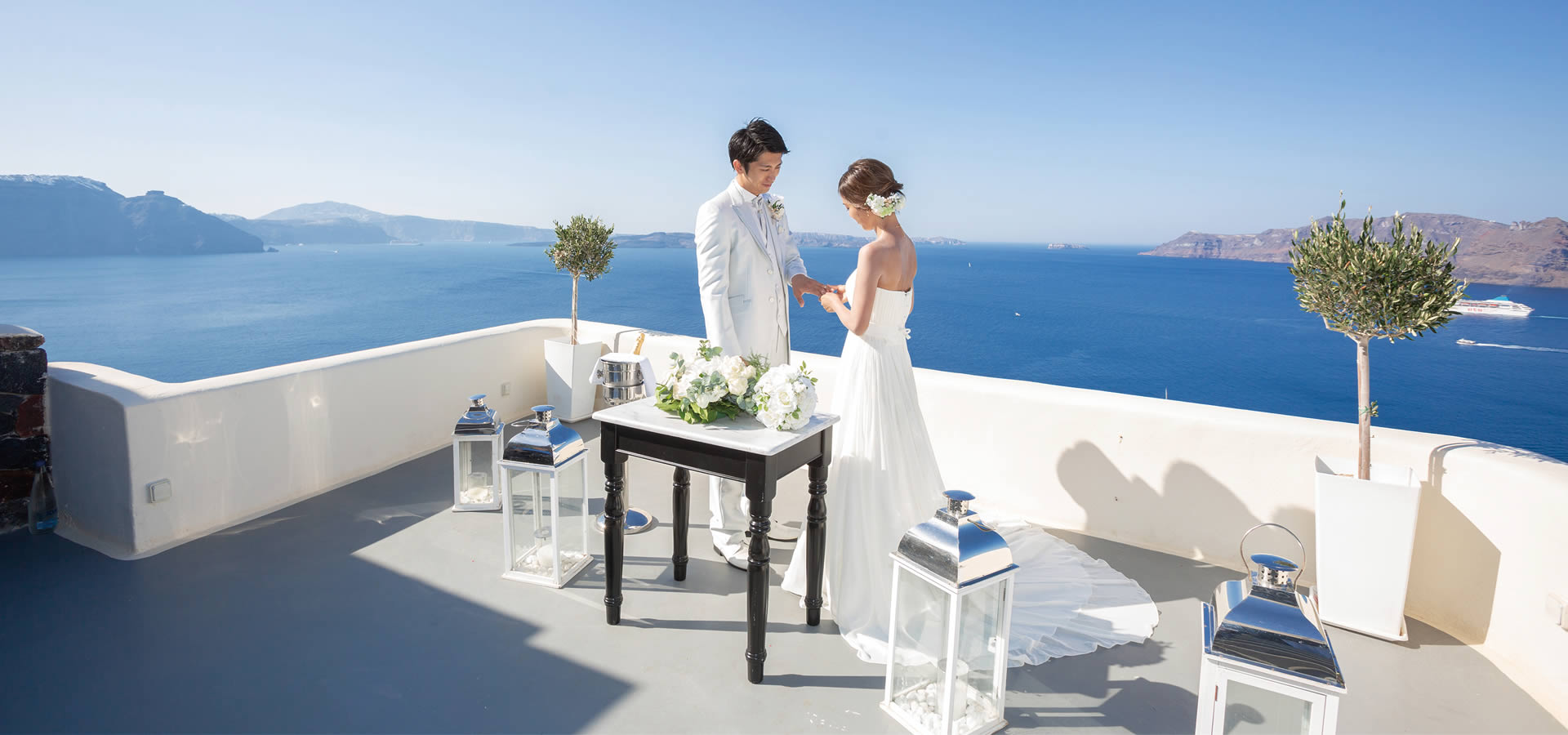 ギリシャ・サントリーニ島カナベス イア スイーツウェディング