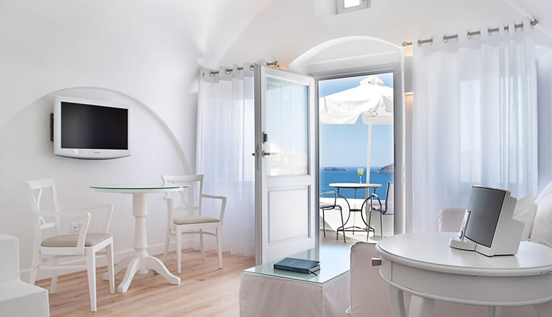 サントリーニ島カティキエスホテルエントランス