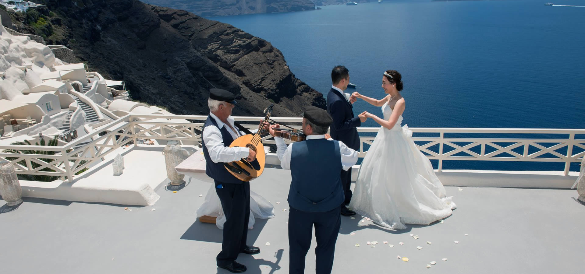 ギリシャ・サントリーニ島ミスティークウェディング
