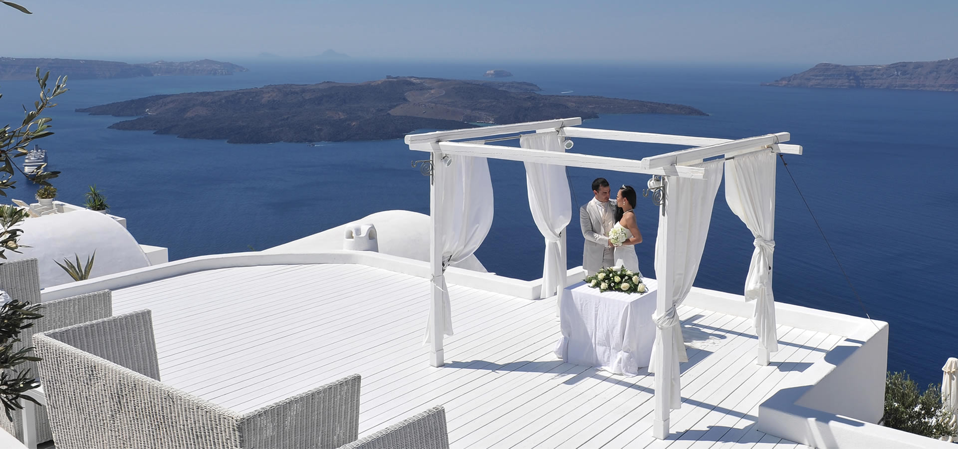 ギリシャ・サントリーニ島サンロックスウェディング