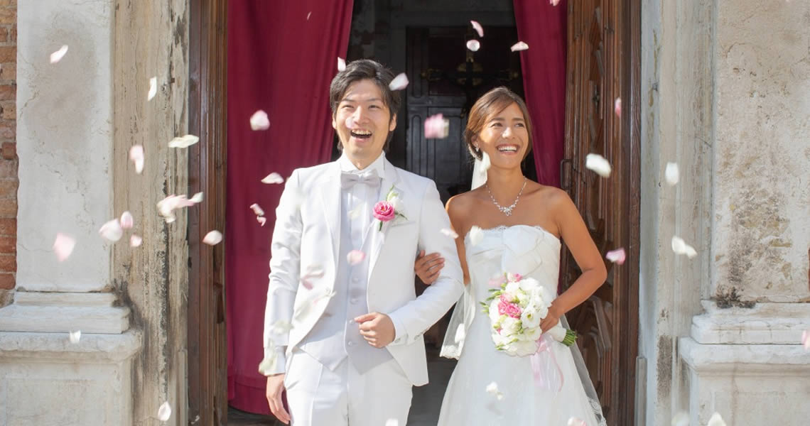 イタリア・ベネチア・サン・ジョバンニ・エヴァンジリェスタ教会結婚式カップル