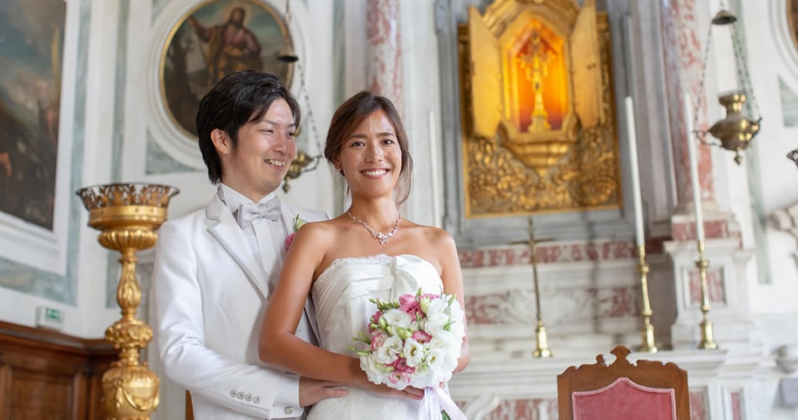 イタリア・ベネチア・サン・ジョバンニ・エヴァンジリェスタ教会ウェディングカップル