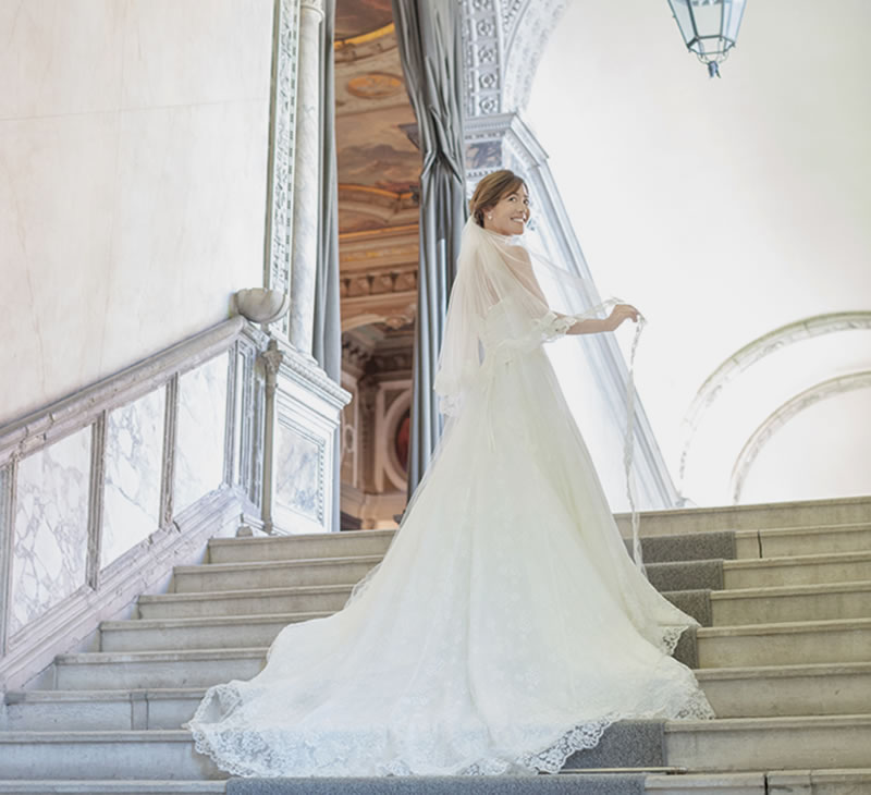 イタリア・ベネチア・サン・ジョバンニ・エヴァンジリェスタ教会ウェディングカップル