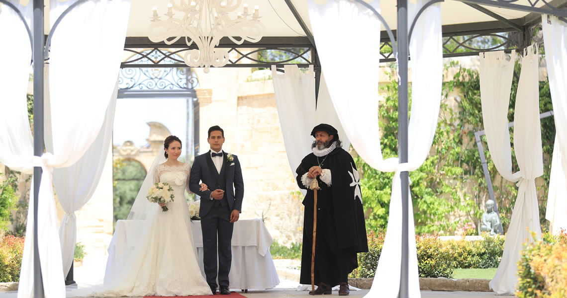 マルタ・パラッツォ・パリジオ宮殿ウエディングカップル撮影