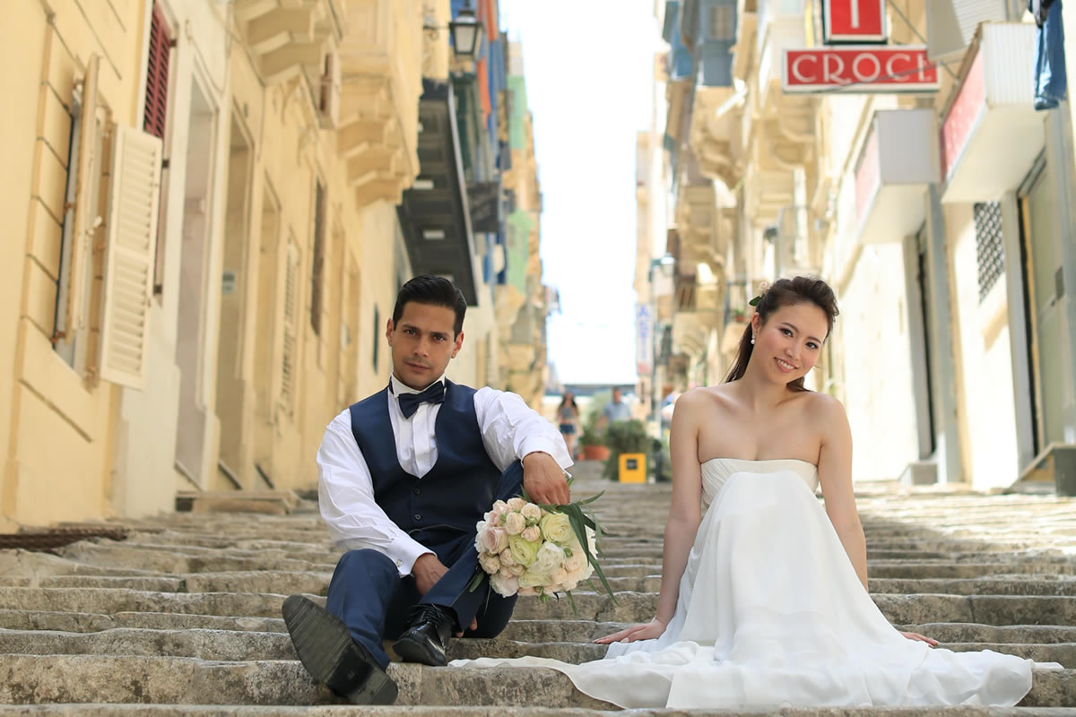 豪華絢爛な彫刻とシャンデリアで埋め尽くされた「パラッツォ・パリジオ宮殿」挙式