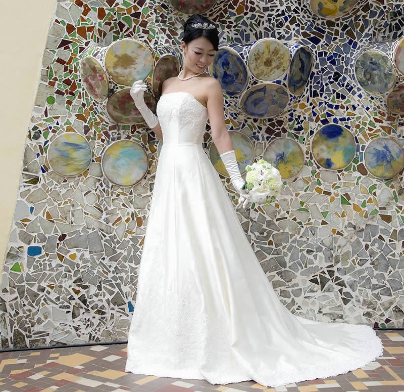 バルセロナ挙式カサバトリョウェディングブライド