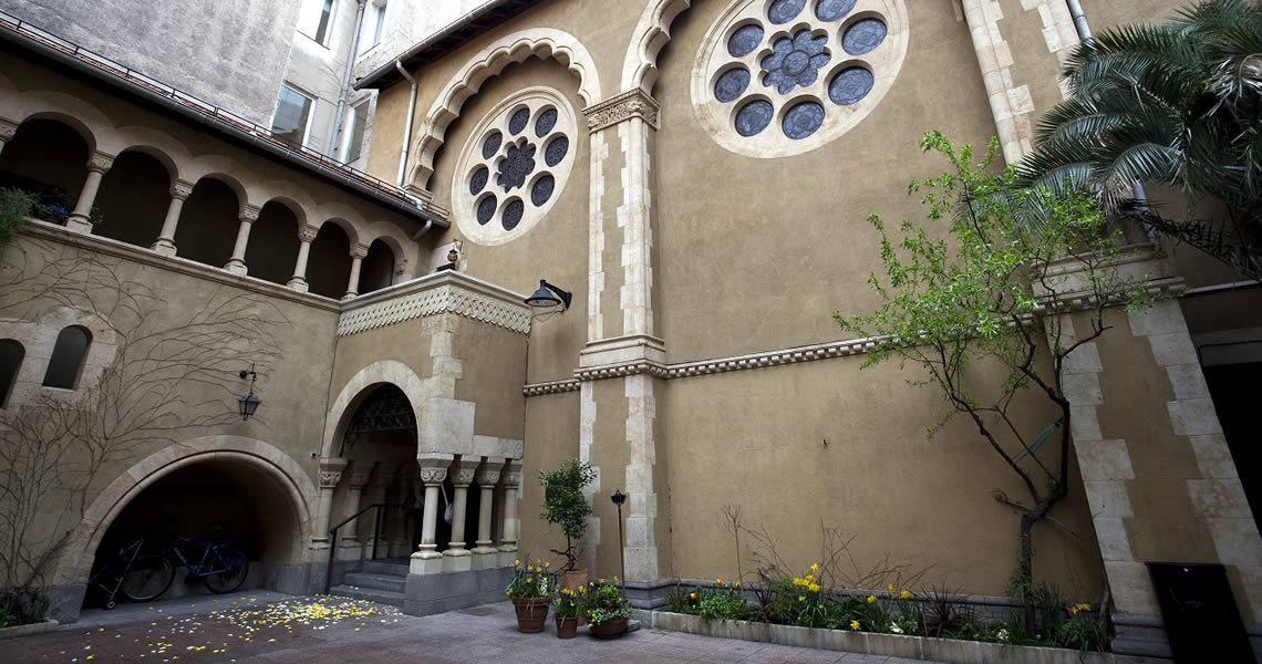 イグレシア・エヴァンヘリカ・アレマナ教会挙式カップル