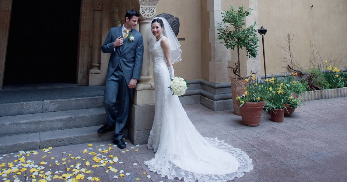 イグレシア・エヴァンヘリカ・アレマナ教会挙式カップル