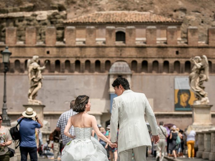ローマ・セントポールズ教会結婚式カップル