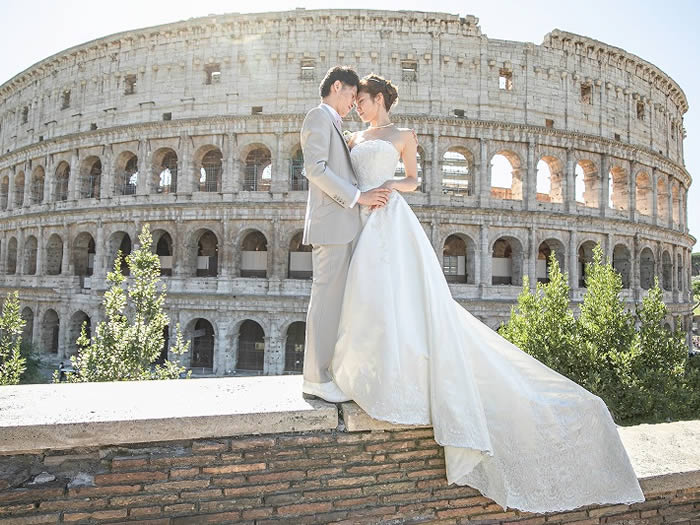 イタリア・ローマ・コロッセオ前フォトウェディング