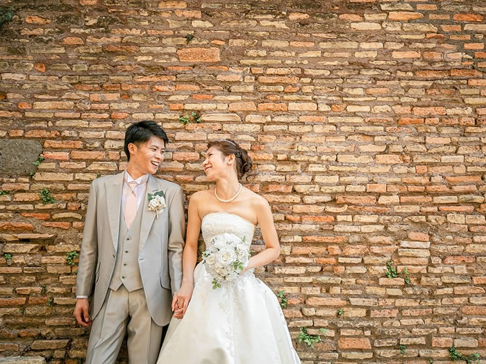 イタリア・ローマ・セントポールズ教会挙式カップル