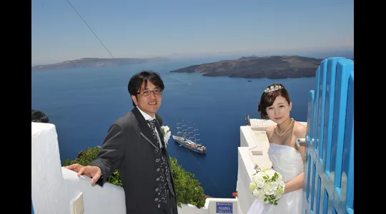 サントリーニ島ミスティークのフォトプランのウェディングレポート O.A様＆O.M様